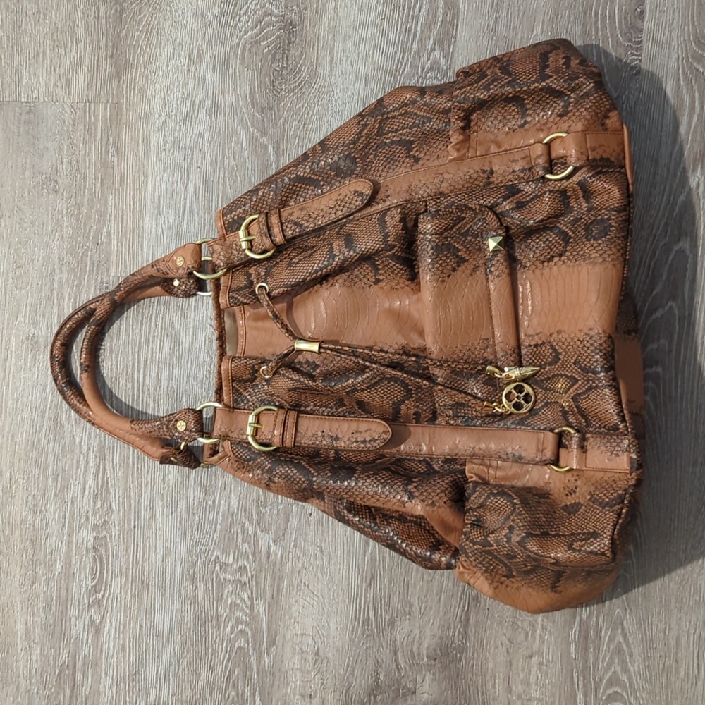 Iman Tote